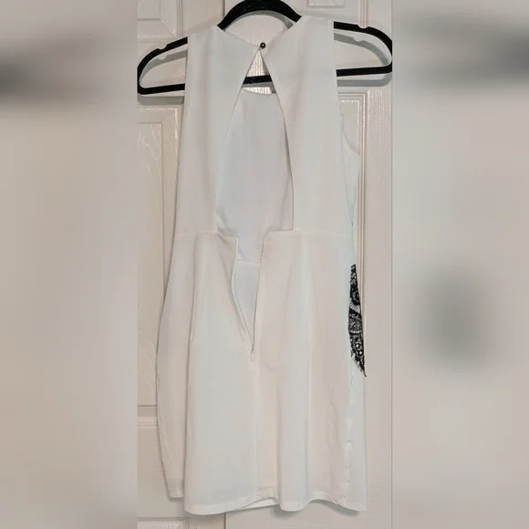 Ark & Co. Elegant Black and White Lace Dress - Picture 4 of 10